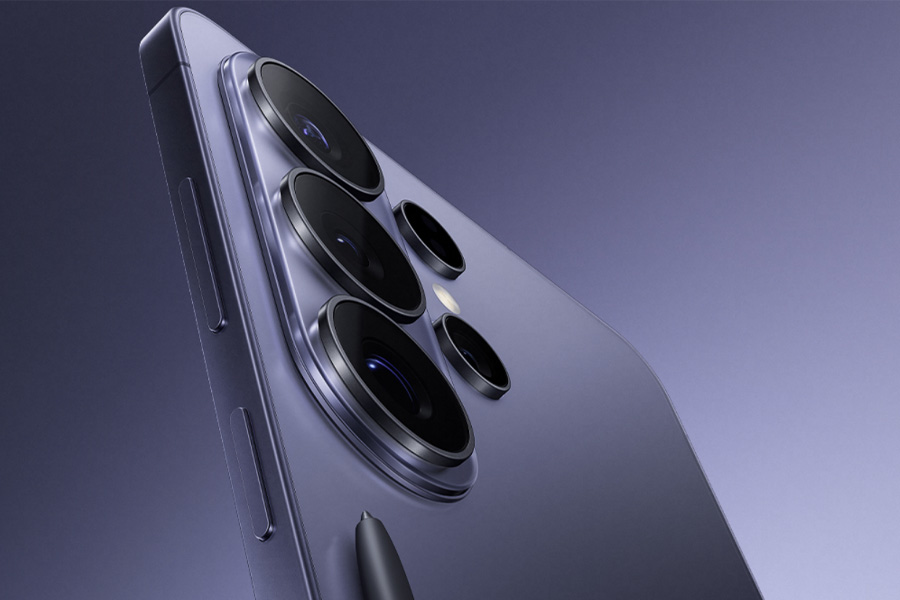 New Galaxy S26 at Samsung Experience Store